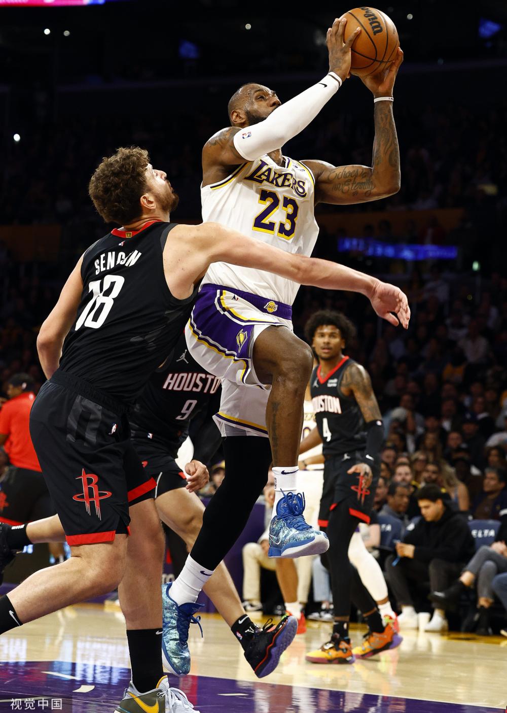 而防守端的 而防守端的