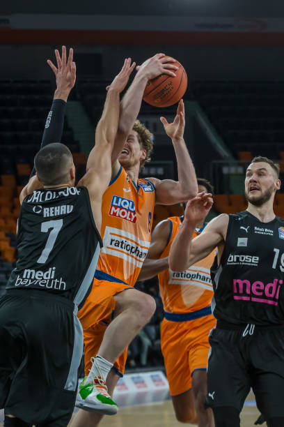 尤其是在精 尤其是在精